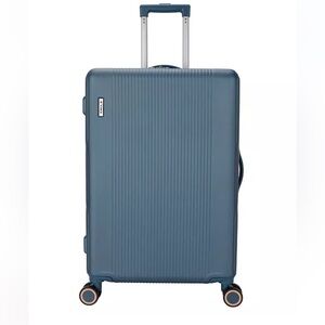 Tag Gateway  Piece Hard side Spinner 20“ Luggage suitcase $439
